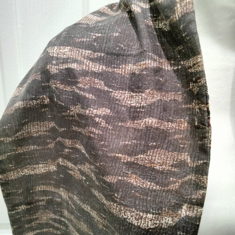 Scarf, Italian Burnout Velvet and Silk Patchwork, Fringed, Reversible, NWOT - Picture 13 of 14